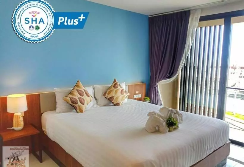 Louis  Runway View Hotel   Sha Extra Plus