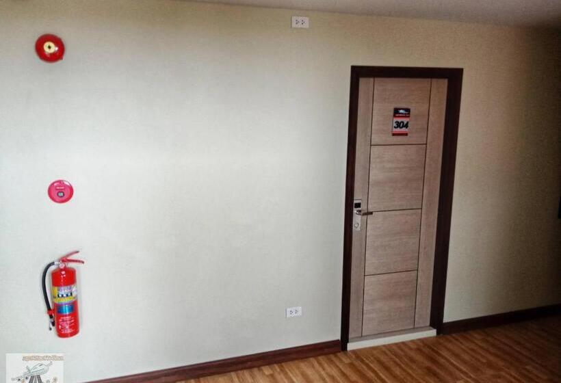 Louis  Runway View Hotel   Sha Extra Plus