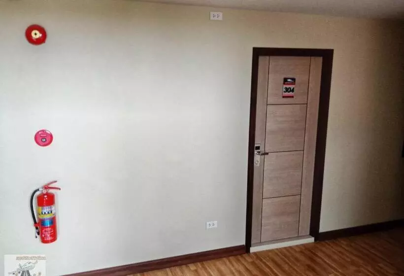 Louis  Runway View Hotel   Sha Extra Plus