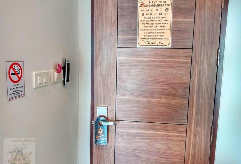 Louis  Runway View Hotel   Sha Extra Plus