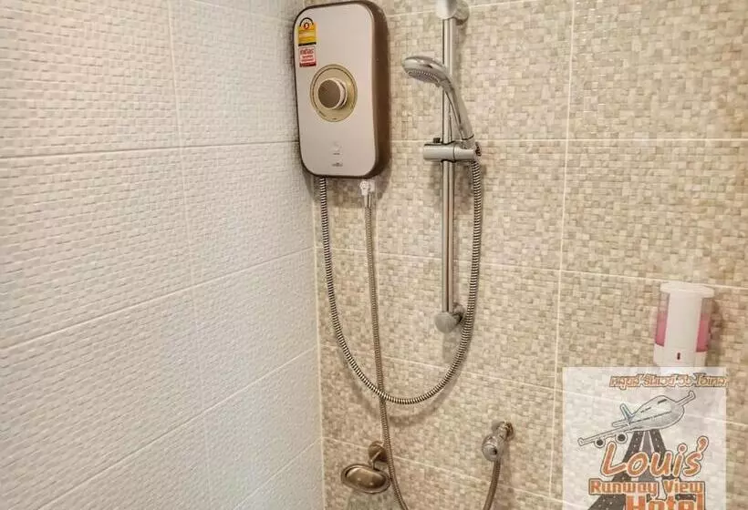 Louis  Runway View Hotel   Sha Extra Plus