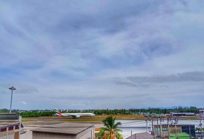 Louis  Runway View Hotel   Sha Extra Plus