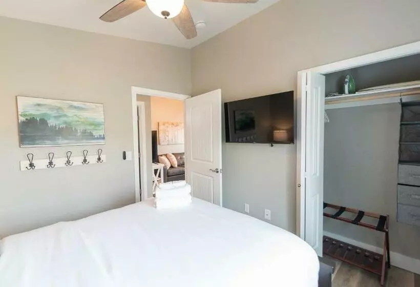 Motelli Colony Suites