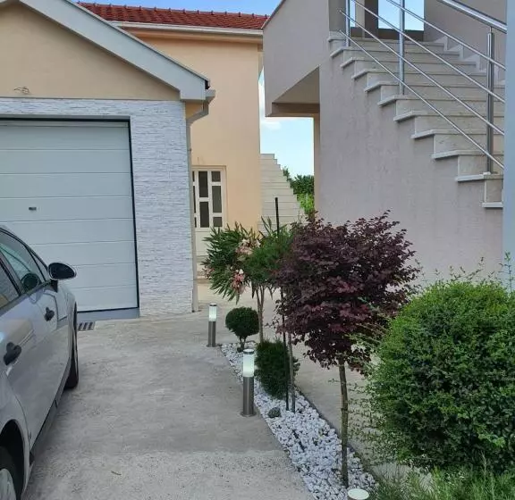 Apartman Tolosi 2