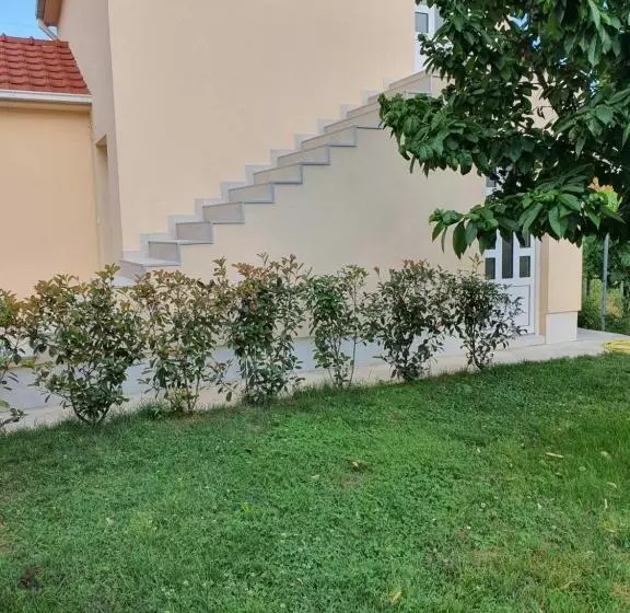 Apartman Tolosi 2