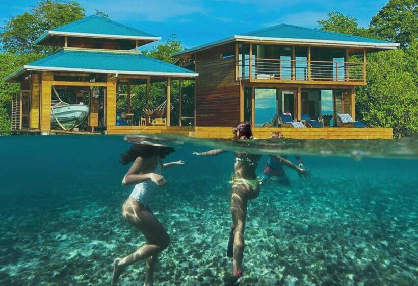 Bahia Coral Lodge