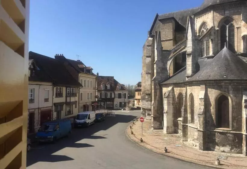 ベッドアンドブレックファースト Chambre Saint Sauveur