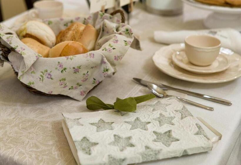 مبيت وإفطار Dimora Della Rovere