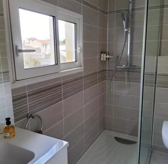 ベッドアンドブレックファースト La Maison Des Thermes, Chambre D Hôte