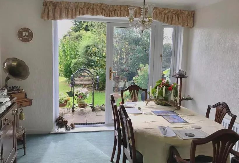 Holly House B&b