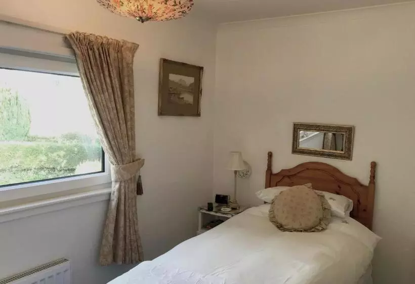 Holly House B&b