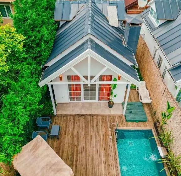 Hotelli Latte Villas