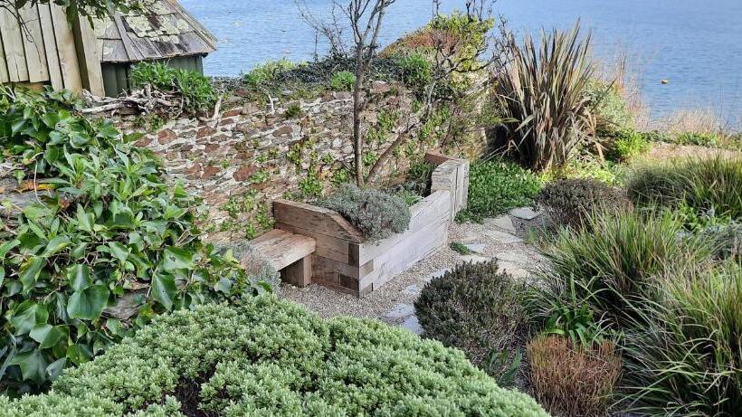 Newly Refurbished 2nd Floor Apartment Lil Nauti