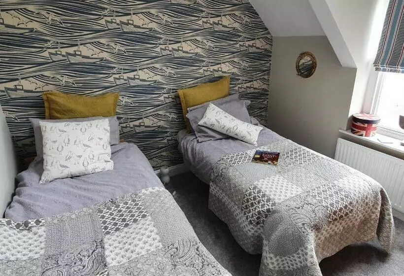 Newly Refurbished 2nd Floor Apartment Lil Nauti
