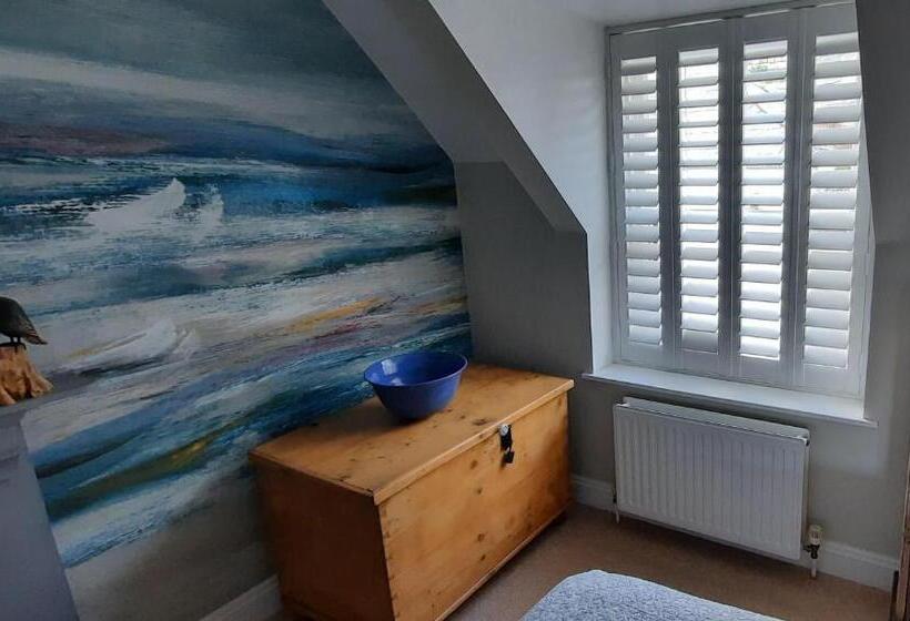 Newly Refurbished 2nd Floor Apartment Lil Nauti