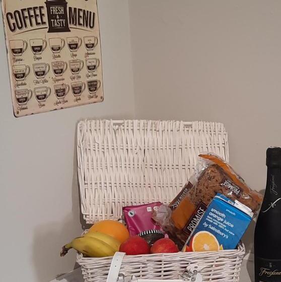 Newly Refurbished 2nd Floor Apartment Lil Nauti