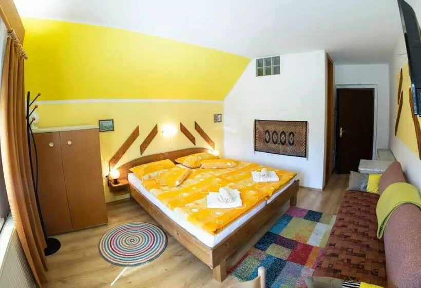 پانسیون Apartments And Rooms Ražen