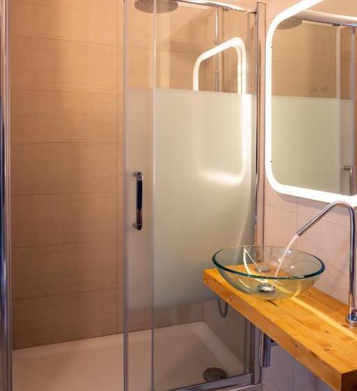 پانسیون Dora’s Room