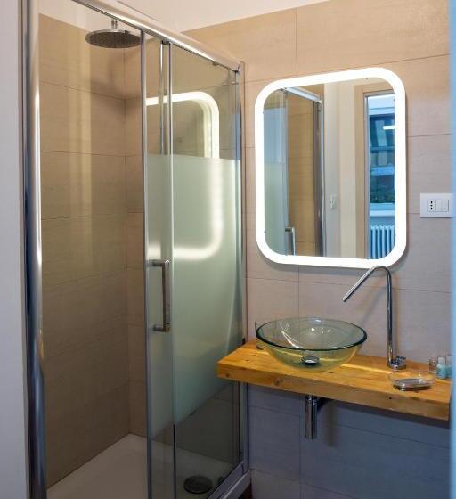 پانسیون Dora’s Room