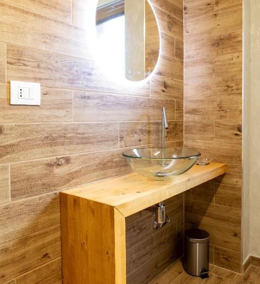 پانسیون Dora’s Room