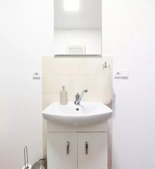 Majatalo Penzion Bazén Víno Sklep U Palečků