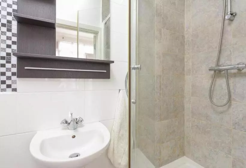 ベッドアンドブレックファースト Central London Rooms