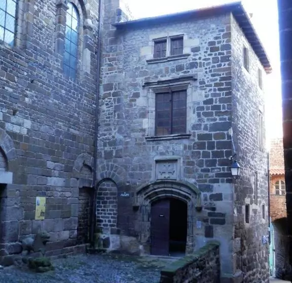 Aamiaismajoitus (B&B) Chambres D Hôtes La Prévôté   Ancien Couvent Contre La Cathédrale