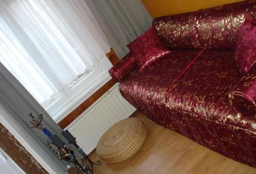 Aamiaismajoitus (B&B) Chez Ba Nus