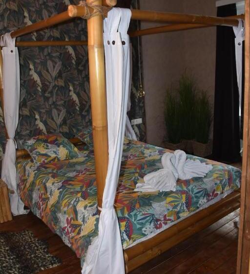 تختخواب و صبحانه Chez Ba Nus