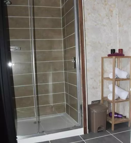 Aamiaismajoitus (B&B) Chez Ba Nus