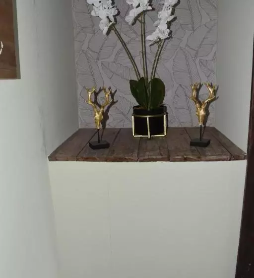 Aamiaismajoitus (B&B) Chez Ba Nus