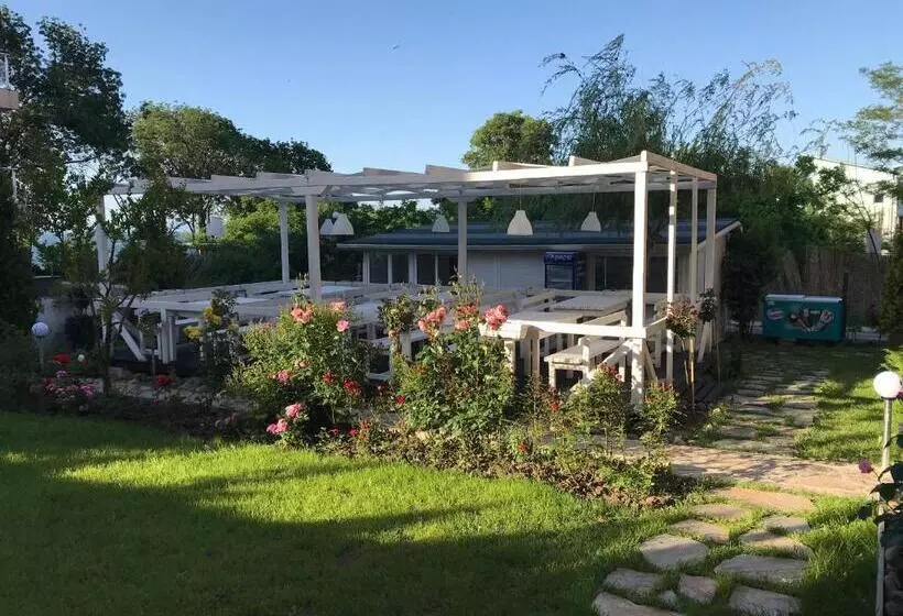 Family Hotel Akra