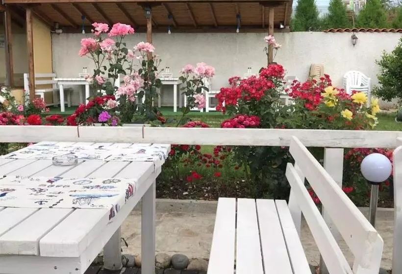 Family Hotel Akra