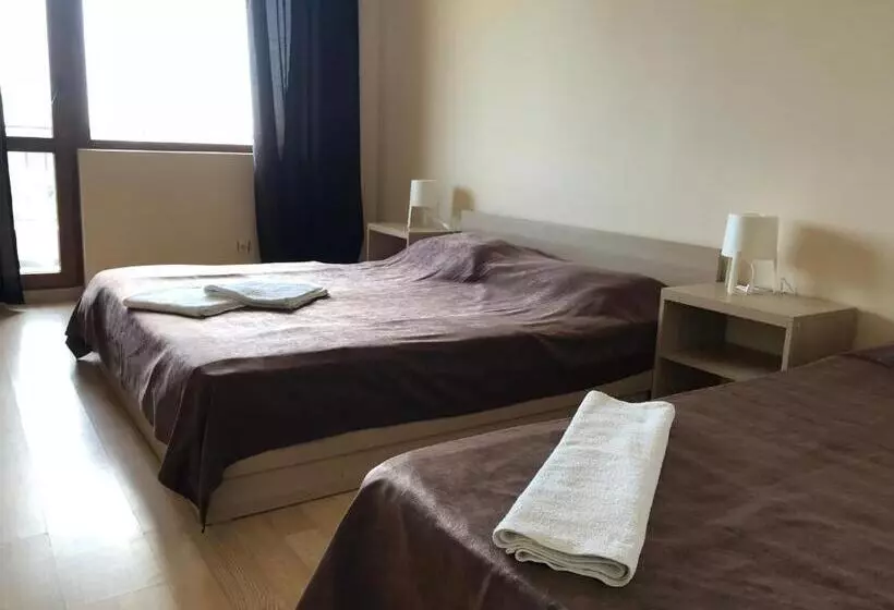 Family Hotel Akra