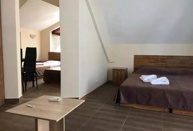 Family Hotel Akra