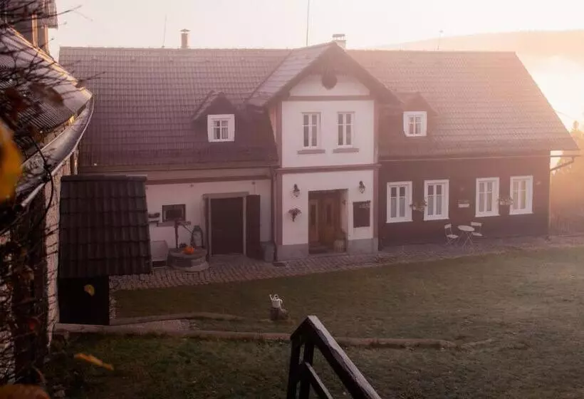 ペンション Penzion Statek U Rajtrů