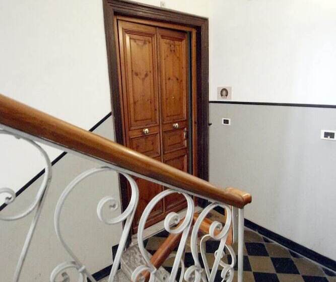 بنسيون The Old Station Rooms