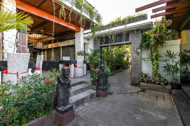 Aleesha Villas And Suites