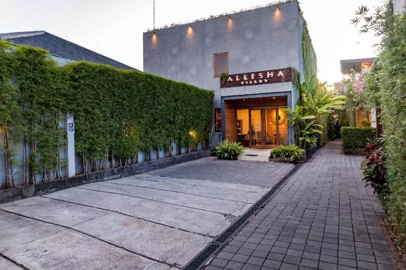 Aleesha Villas And Suites