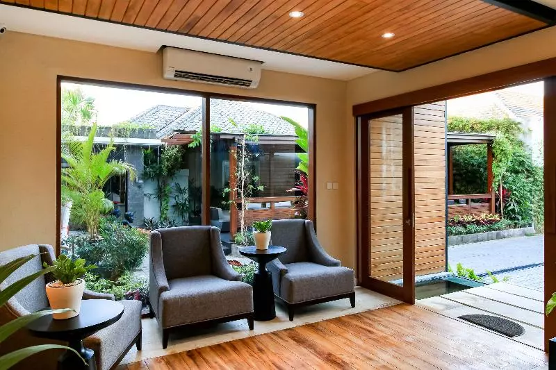 Aleesha Villas And Suites