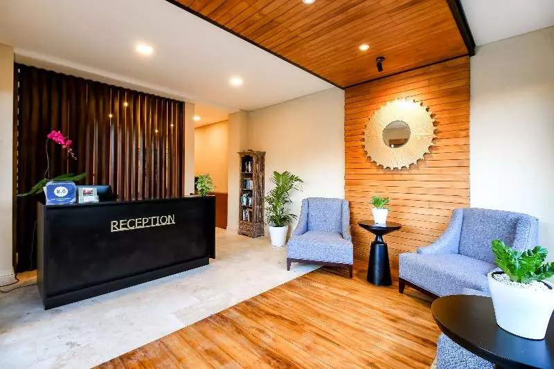 Aleesha Villas And Suites