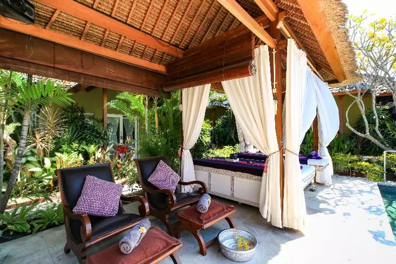 Aleesha Villas And Suites