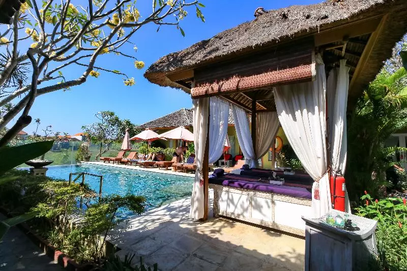 Aleesha Villas And Suites