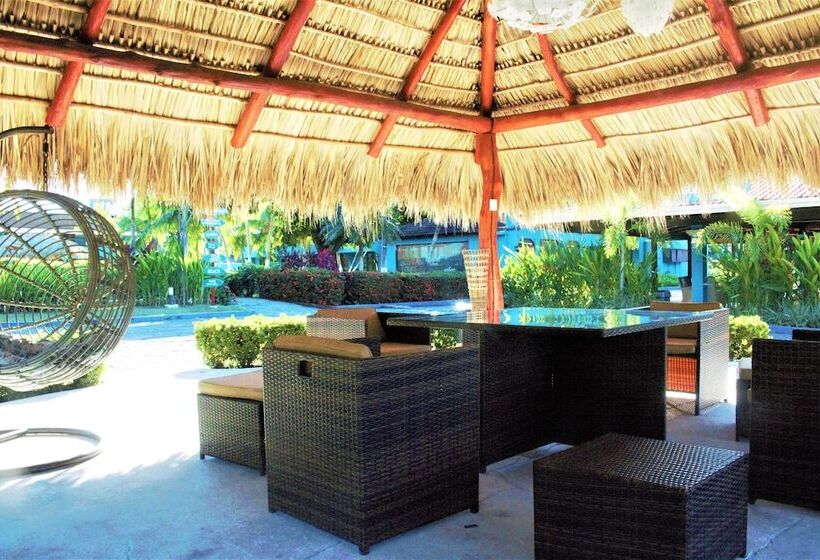 هتل Beach Break Resort