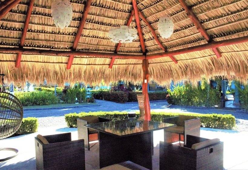 هتل Beach Break Resort