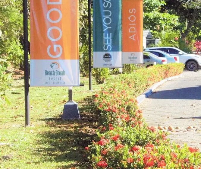 Hotel Beach Break Resort