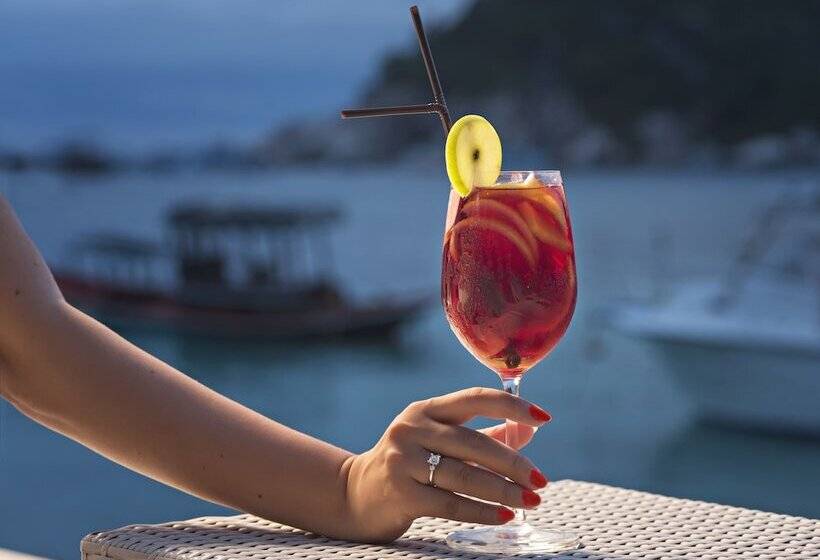 Отель Beach Club by Haadtien