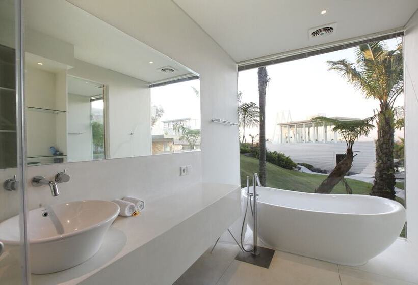 Отель Noah Villa And Chapel