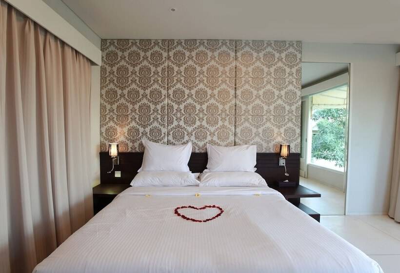 Отель Noah Villa And Chapel