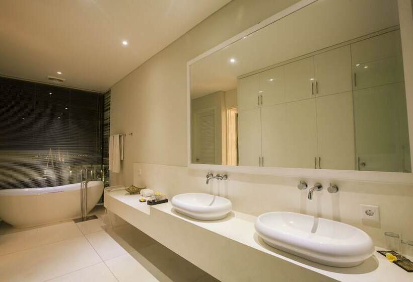 Отель Noah Villa And Chapel